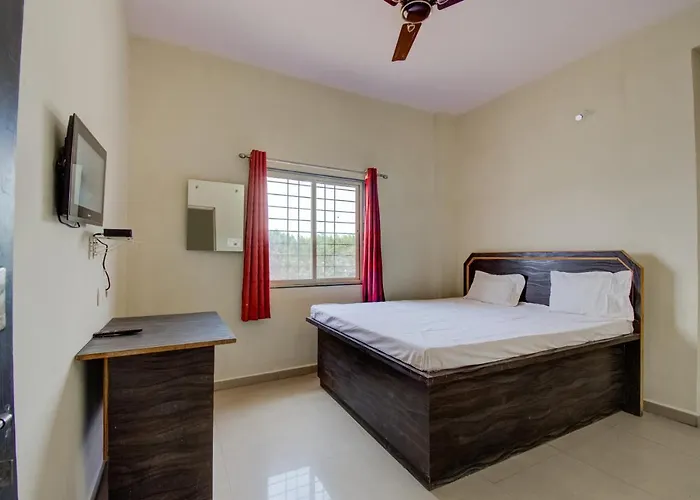 Spot On 40953 Saravanan Lodge