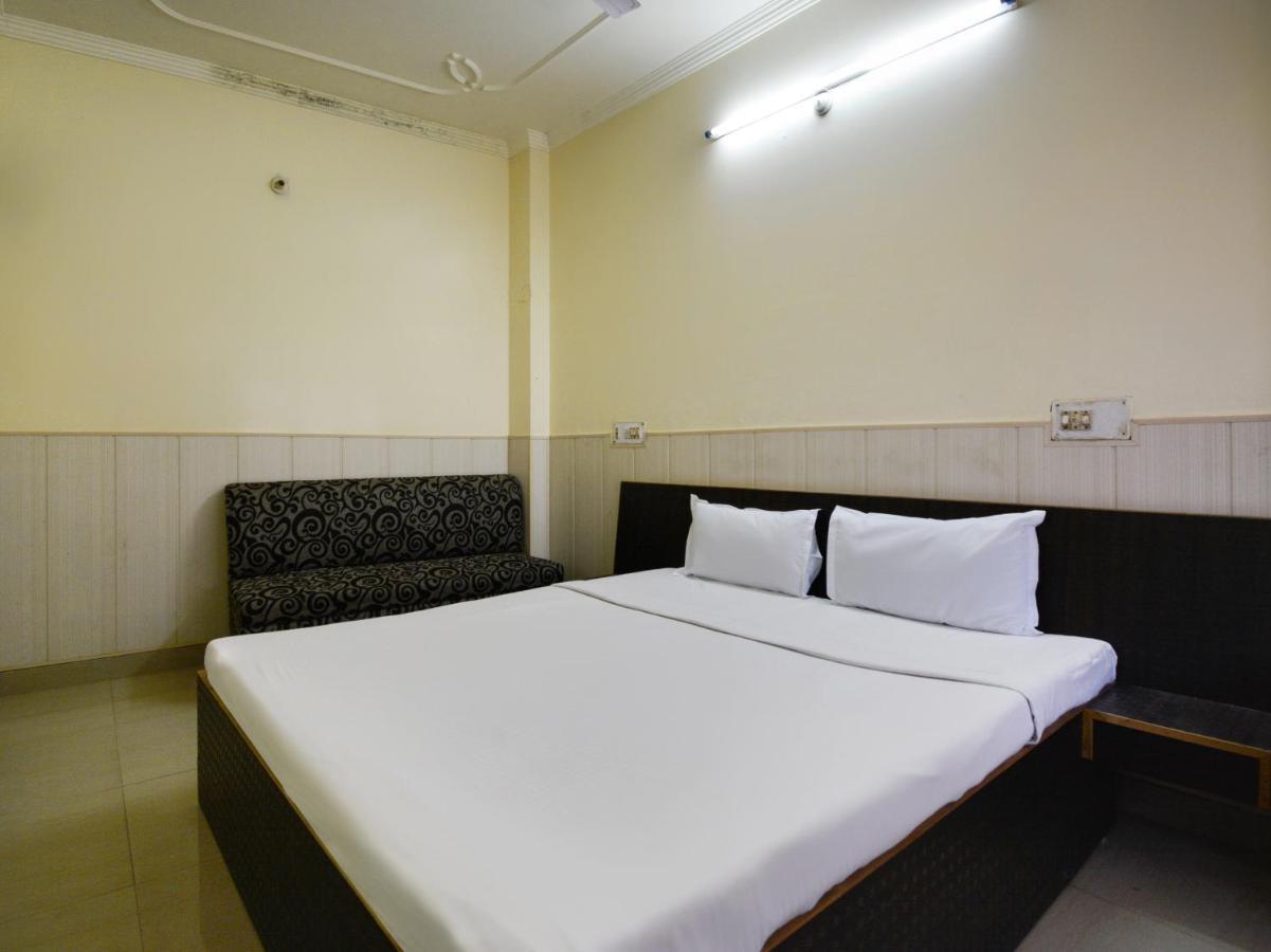 Spot On 40953 Saravanan Hotel Chennai