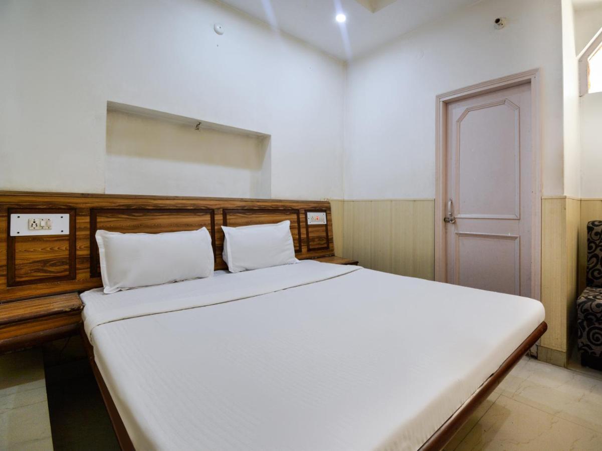 Spot On 40953 Saravanan 3* Chennai